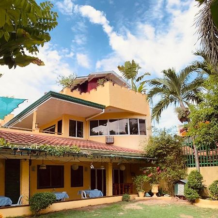 Abihon Hoferhaus Mactan Guesthouse Isla de Mactán Exterior foto